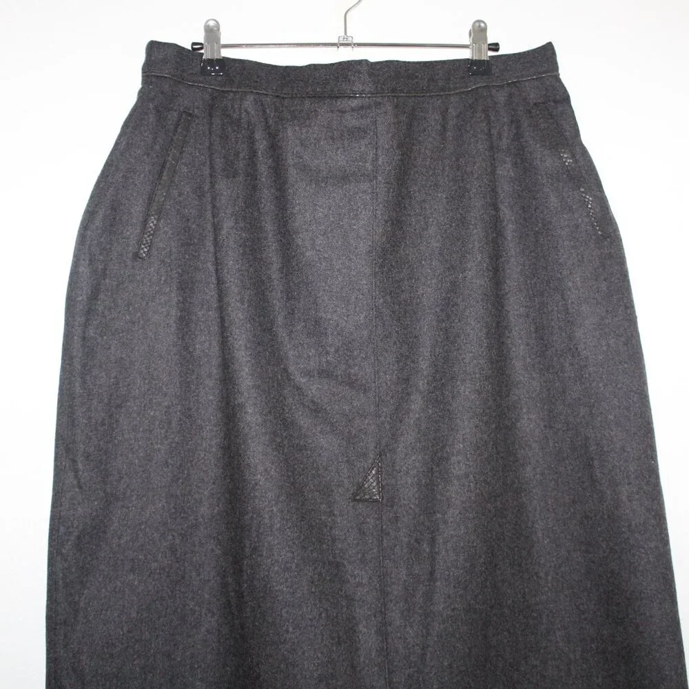 GIVENCHY old money vintage leather trim Chic Black Pencil Skirt 22W‎